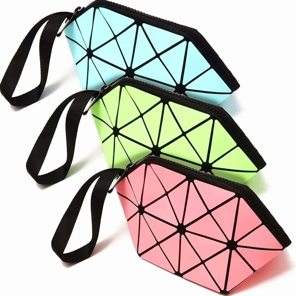 *3x Host Pick!!* Geometric Makeup Bags! 💄